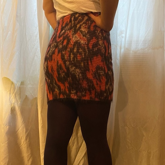 Marc Cain pink-and-purple leopard-print mohair mini skirt NWOT - Picture 3 of 3